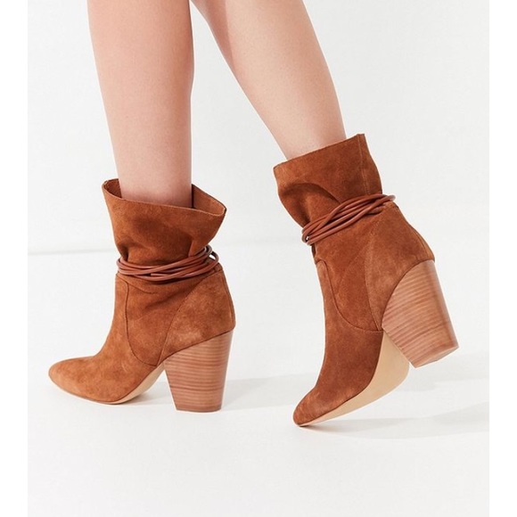 Urban Outfitters Carla Slouch Ankle Boot Stacked - Picture 2 of 6